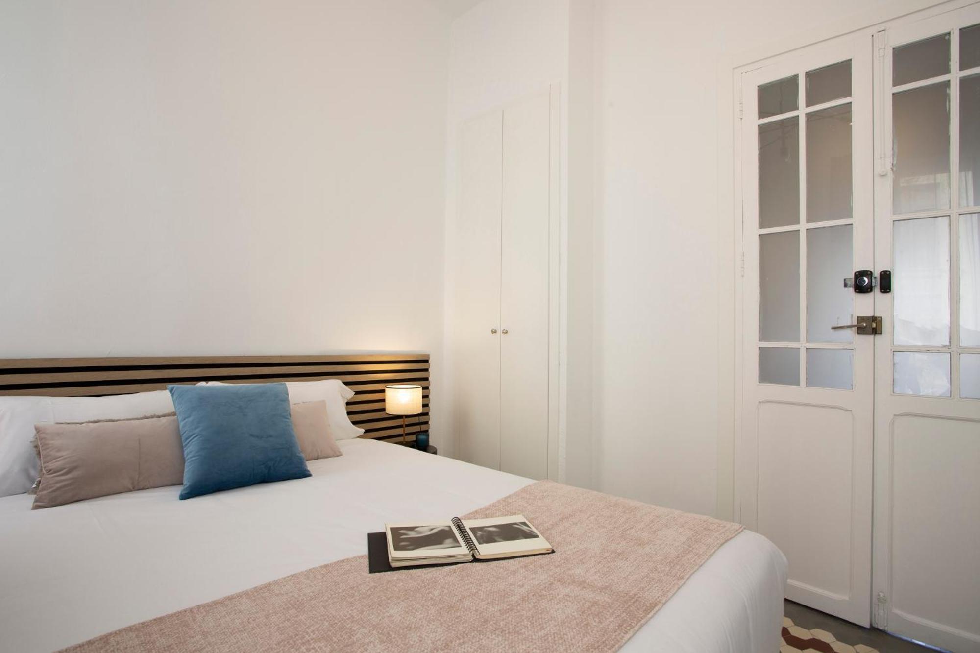 Singularstays Ca Iconic Valencia Room photo